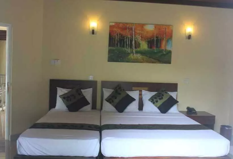 Grand 7 Hotel Thalawathugoda