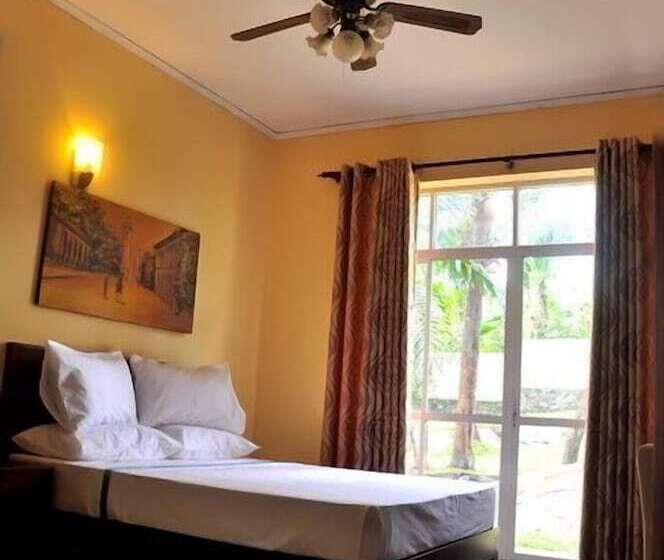 Grand 7 Hotel Thalawathugoda