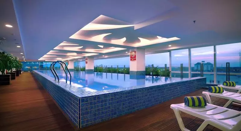 Отель The Alana Surabaya