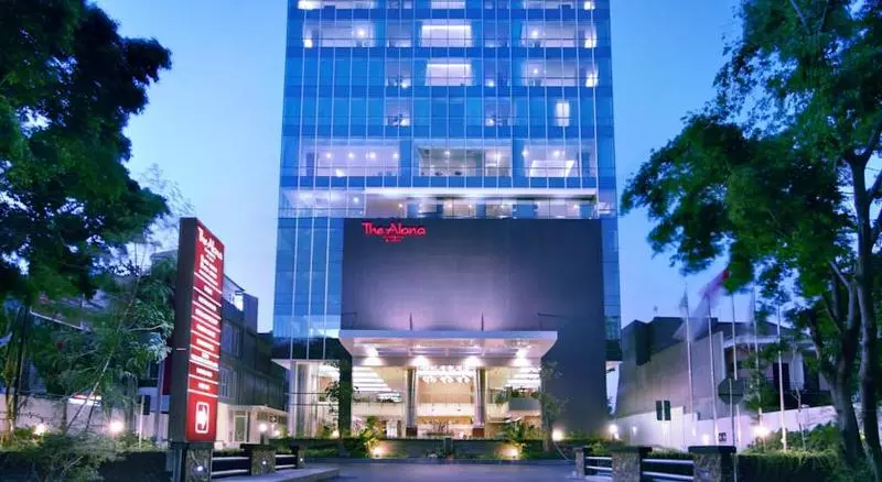 Отель The Alana Surabaya