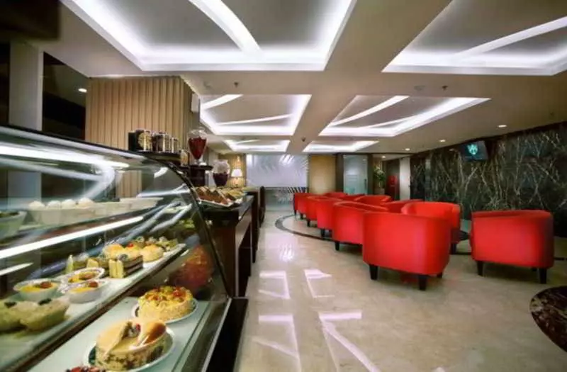 Отель The Alana Surabaya