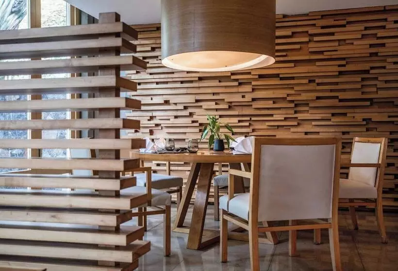 هتل The St Regis Le Morne Resort, Mauritius