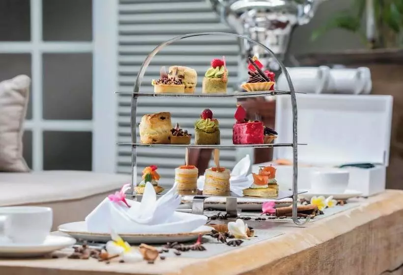 هتل The St Regis Le Morne Resort, Mauritius