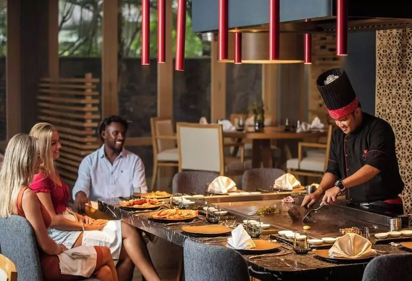 هتل The St Regis Le Morne Resort, Mauritius