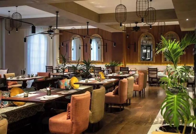 هتل The St Regis Le Morne Resort, Mauritius