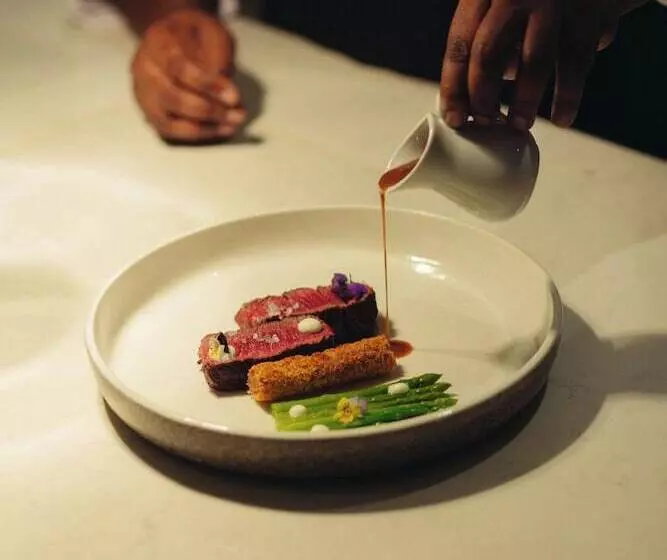 هتل The St Regis Le Morne Resort, Mauritius