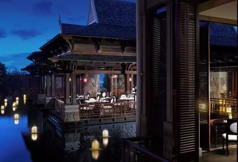 هتل The St Regis Le Morne Resort, Mauritius