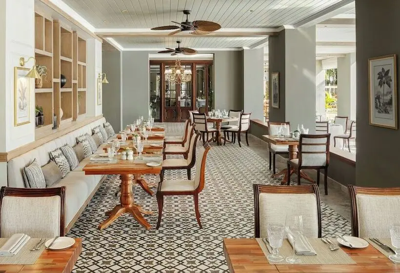 هتل The St Regis Le Morne Resort, Mauritius