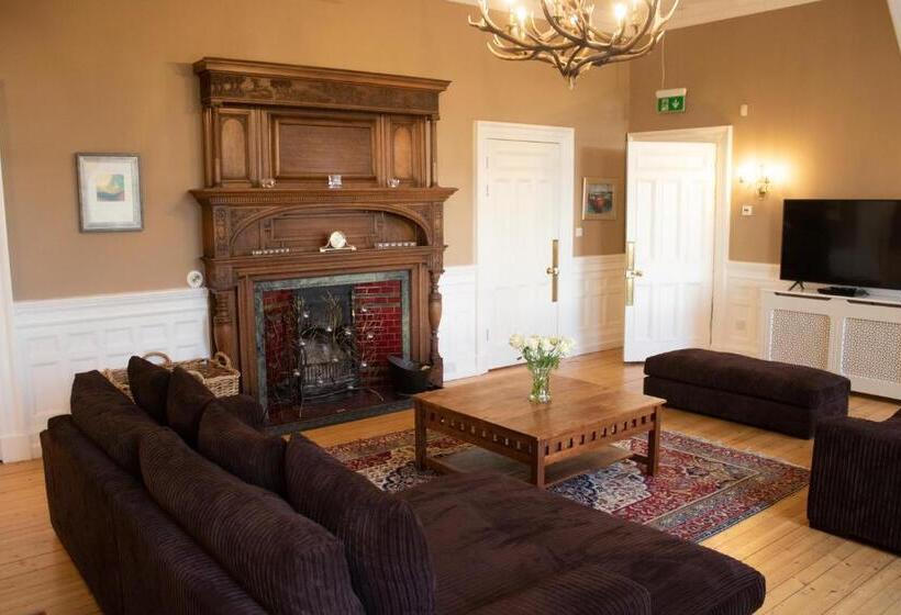 בית מלון כפרי Balmule House