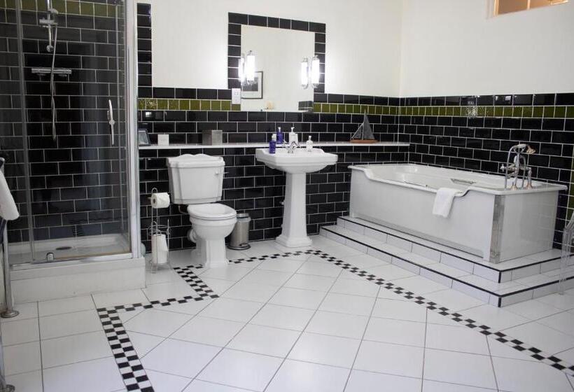 בית מלון כפרי Balmule House