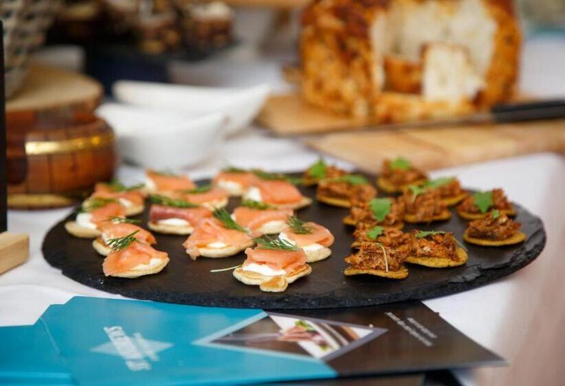 בית מלון כפרי Balmule House