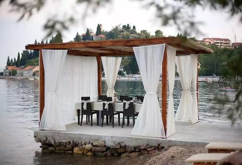 هتل Bella Vista