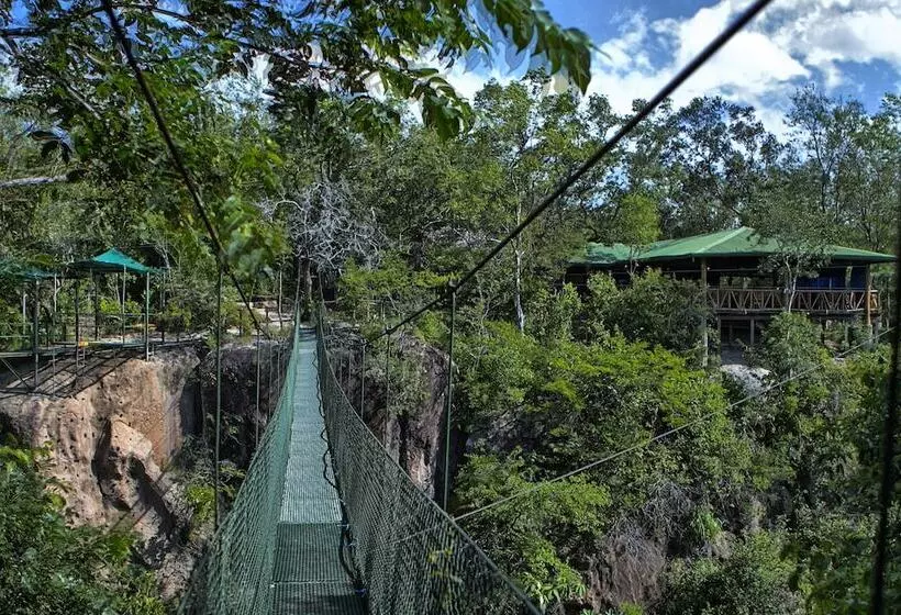 هتل Canon De La Vieja Lodge