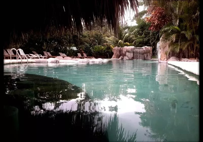 هتل Canon De La Vieja Lodge