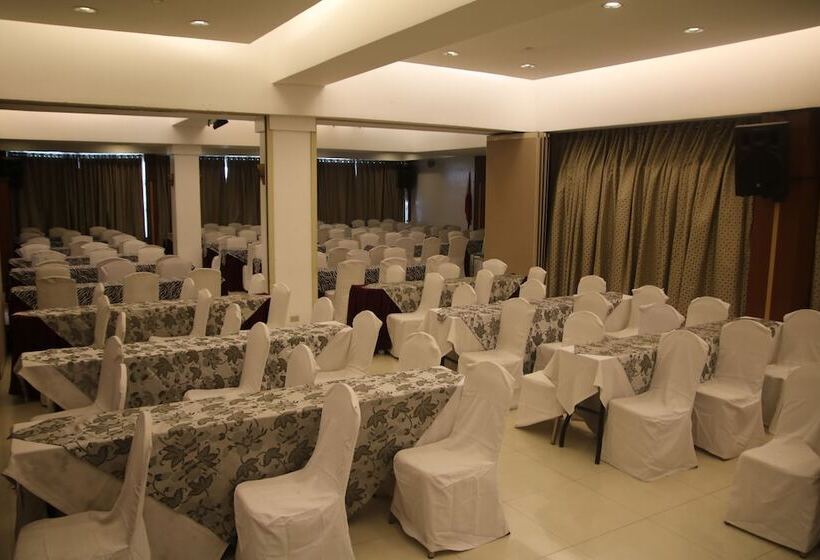 בית מלון כפרי Cherry Blossoms