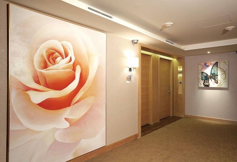 هتل Classic  City Resort