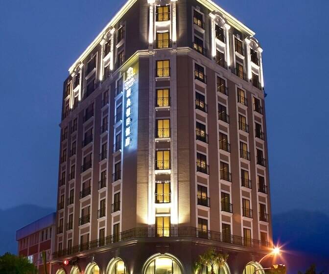 هتل Classic  City Resort