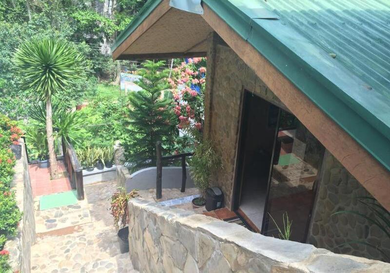 בית מלון כפרי El Nido Viewdeck Cottages