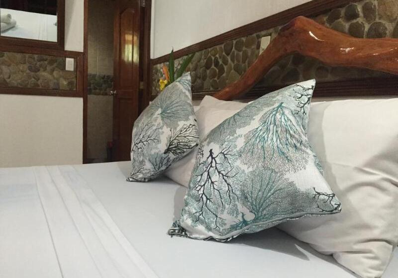 בית מלון כפרי El Nido Viewdeck Cottages