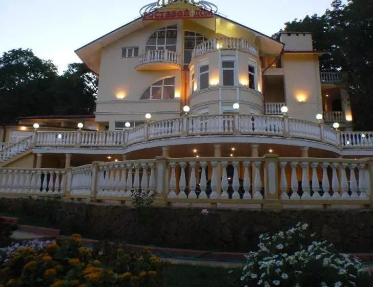 هتل Guest House Lux