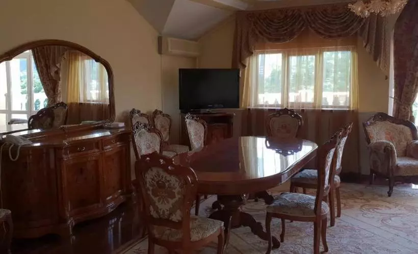 هتل Guest House Lux
