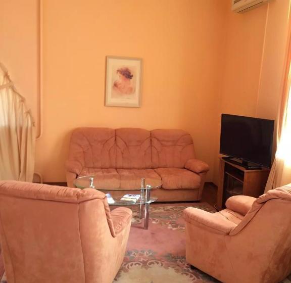 בית מלון כפרי Guest House Lux