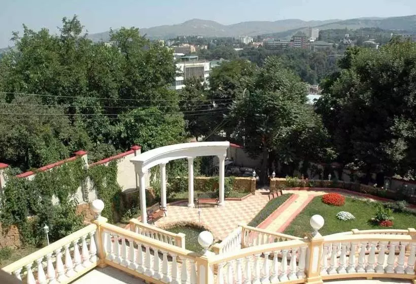 هتل Guest House Lux