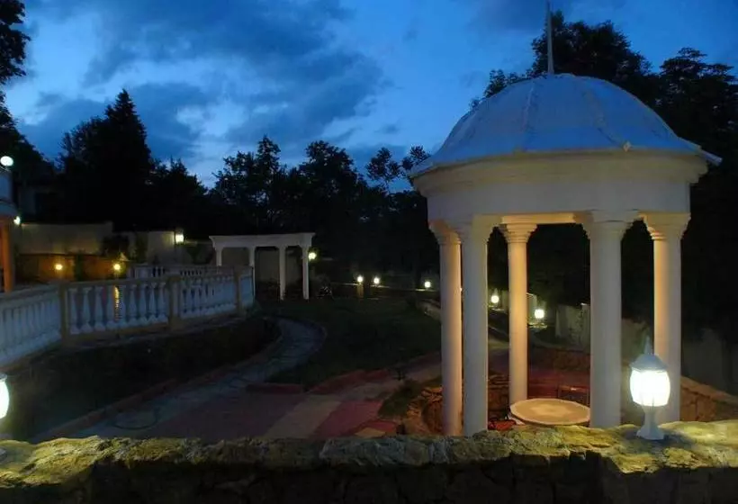 هتل Guest House Lux