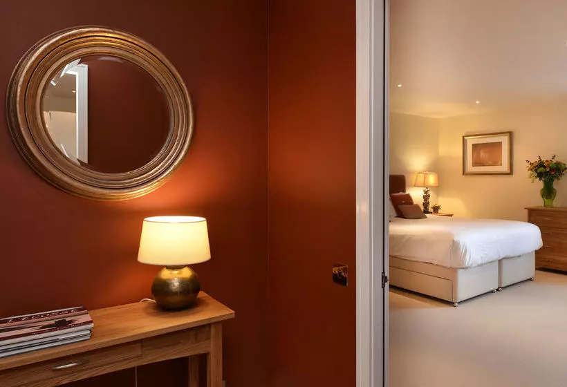 בית מלון כפרי Highland Apartments By Mansley