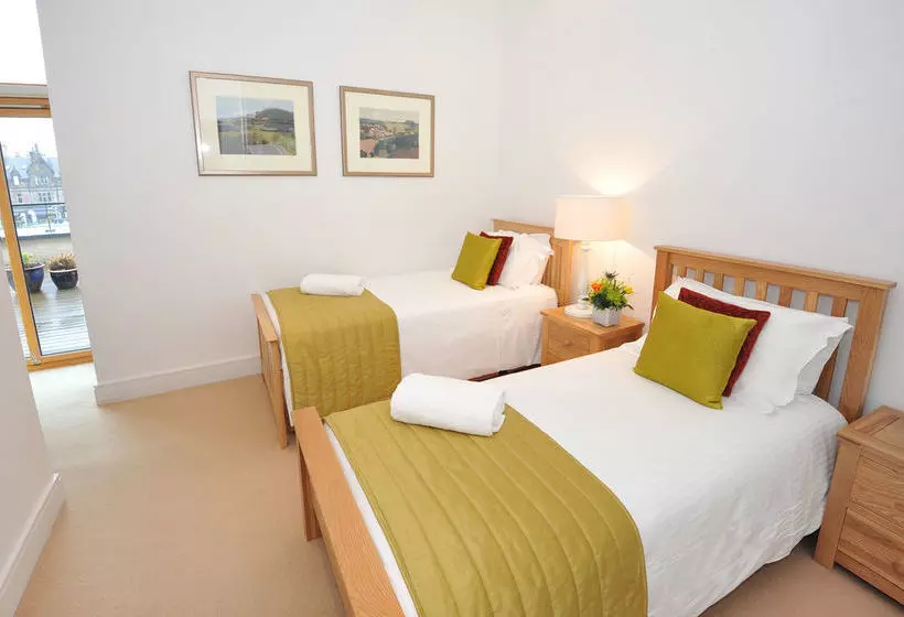 בית מלון כפרי Highland Apartments By Mansley