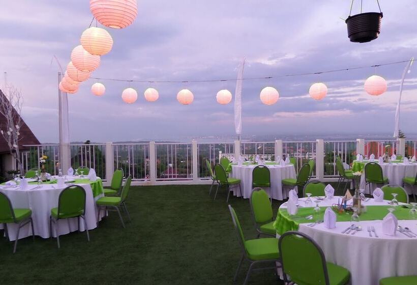 Maxonehotels At Bukit Jimbaran