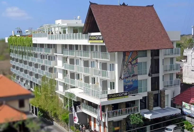 Maxonehotels At Bukit Jimbaran