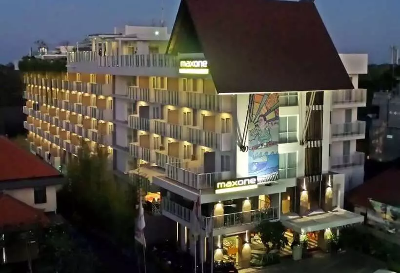 Maxonehotels At Bukit Jimbaran