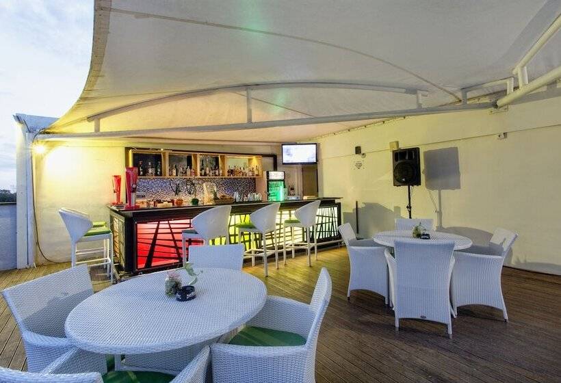 Maxonehotels At Bukit Jimbaran