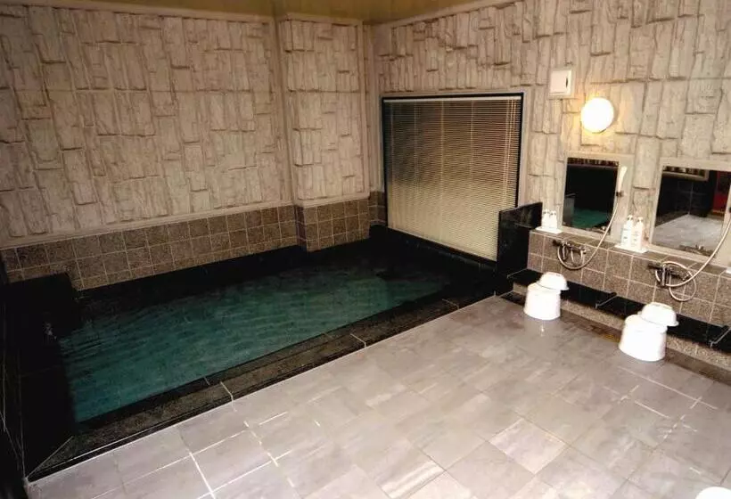 Отель Route Inn Niigata Kenchominami