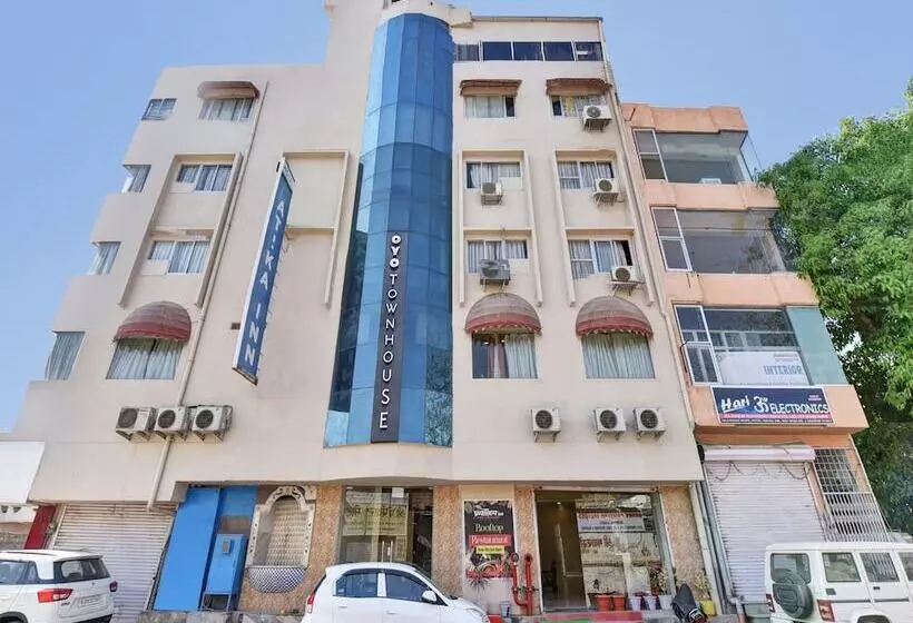 Отель Vatika Inn