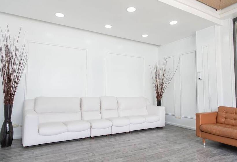 هتل Weston Suites