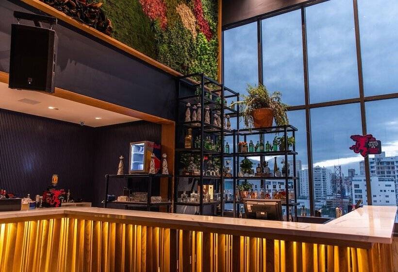 هتل Weston Suites