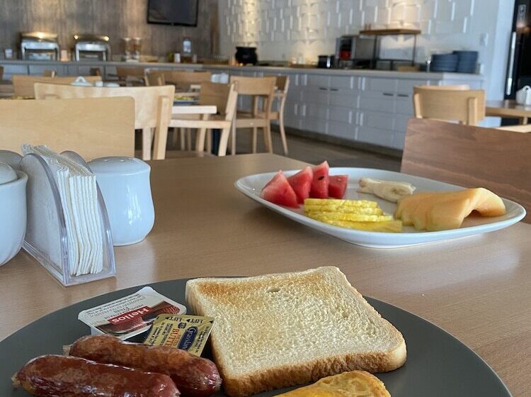 هتل Weston Suites