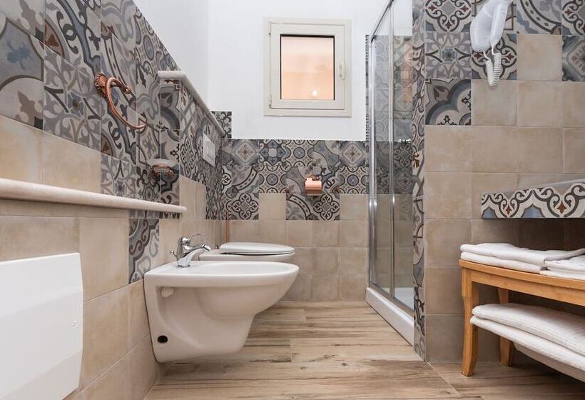 مسافرخانه Sisula Country Hotel&spa