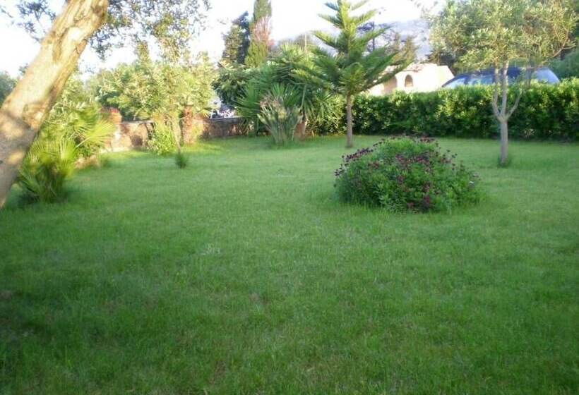 مسافرخانه Sisula Country Hotel&spa