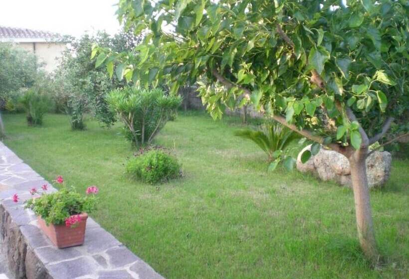 مسافرخانه Sisula Country Hotel&spa