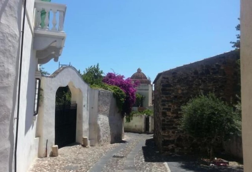 مسافرخانه Sisula Country Hotel&spa