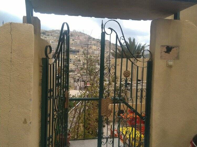 هتل Brother Home