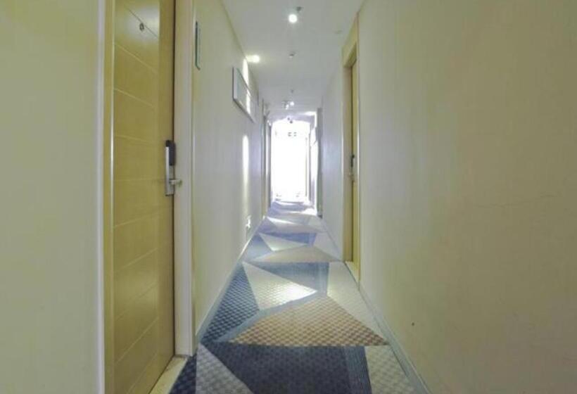 호텔 City Comfort Inn Wuhan Jianghan Road Pedestrian Street Metro Station