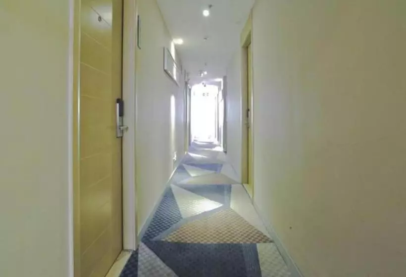 هتل City Comfort Inn Wuhan Jianghan Road Pedestrian Street Metro Station