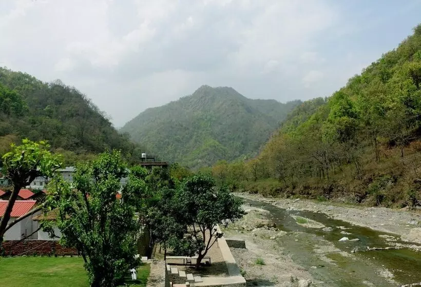 ホテル Ezzenza Mahayana Resort & Spa