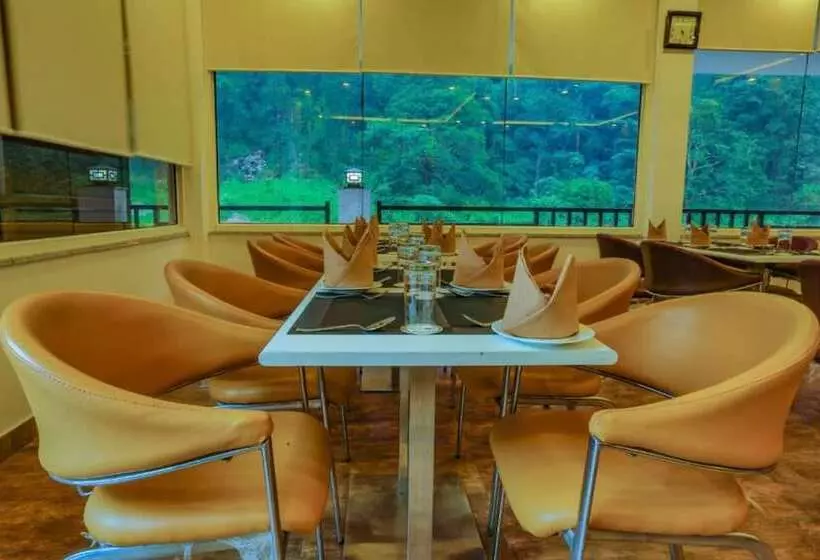 ホテル Ezzenza Mahayana Resort & Spa