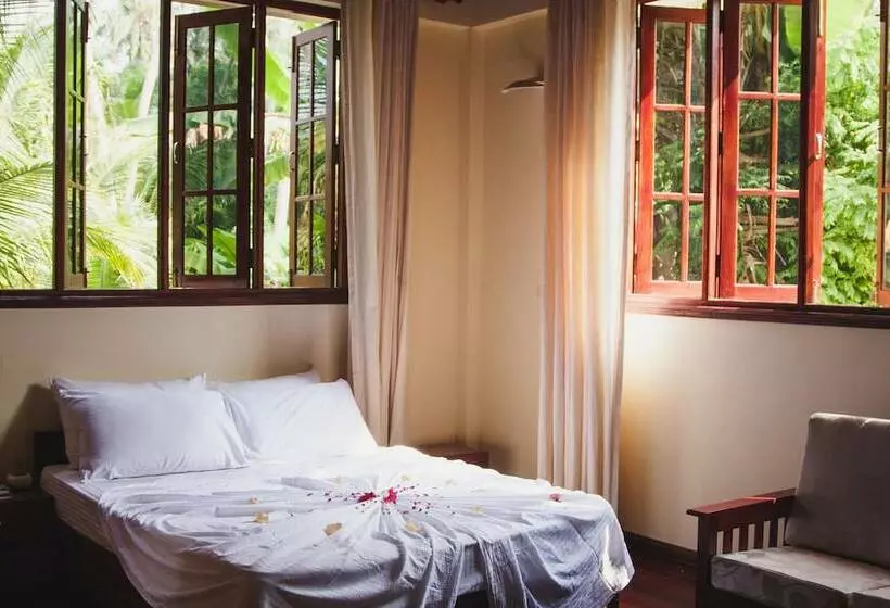 هتل Gurahaana Guest House