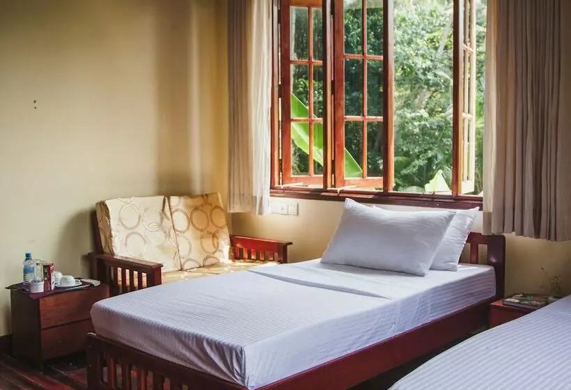 هتل Gurahaana Guest House